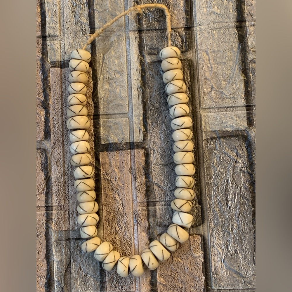(1) Large Full Strand Vintage Bone Beads Necklace - Picture 6 of 7